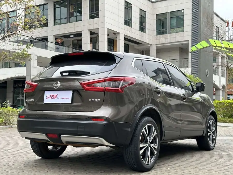 نيسان إكس تريل 2019 2.0 لتر CVT الفاخرة