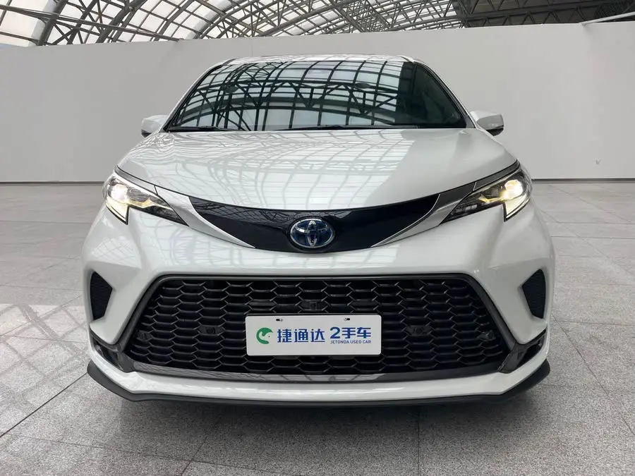 غريفيا 2022 2.5L هايبرد فلاجشيب