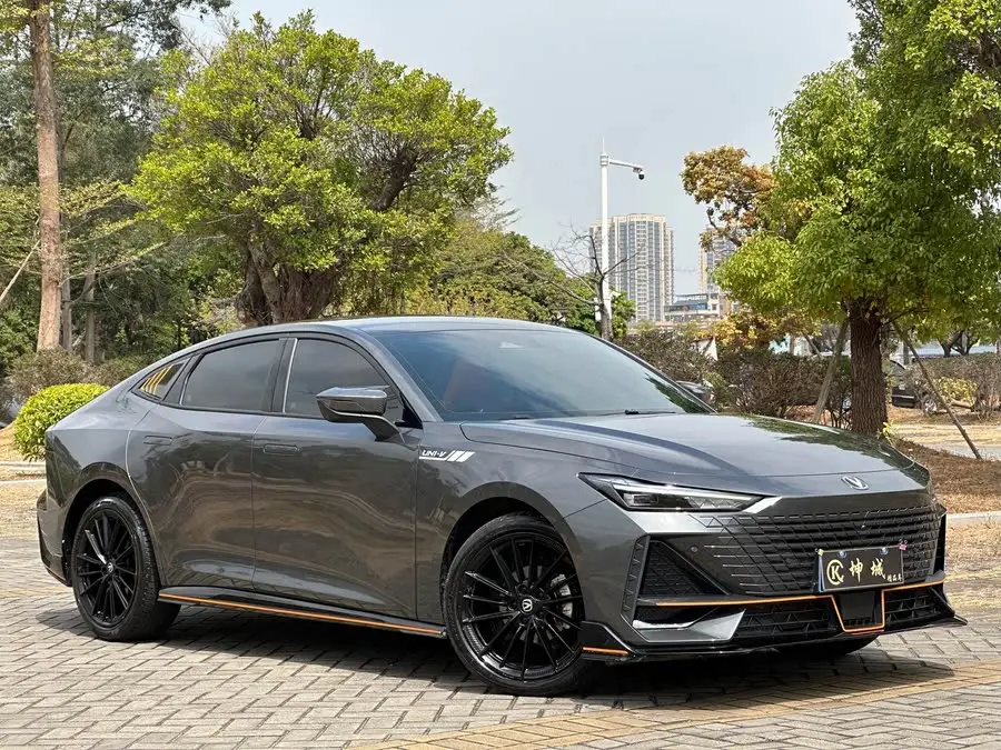Changan UNI-V 2023 1.5T Sport Version