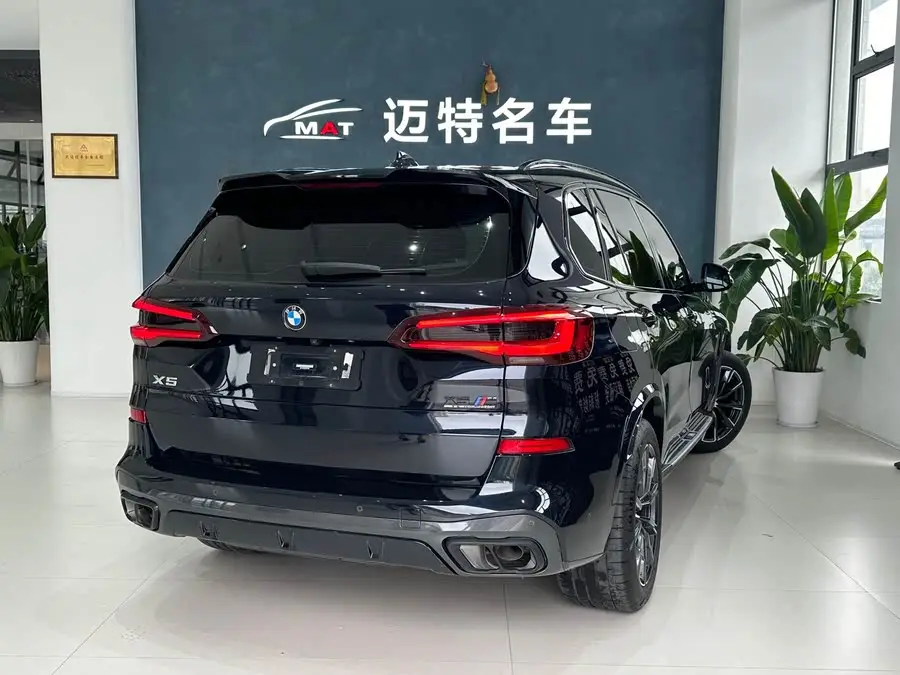 بي إم دبليو X5 2022 xDrive 30Li حزمة M الرياضية