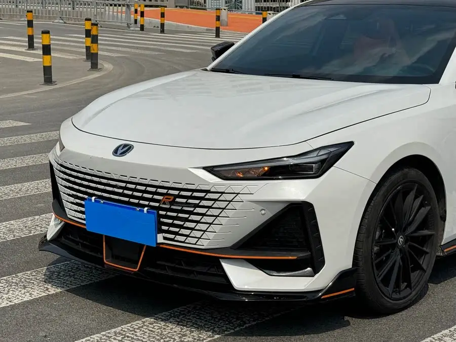 Changan UNI-V 2023 1.5T Sport Version