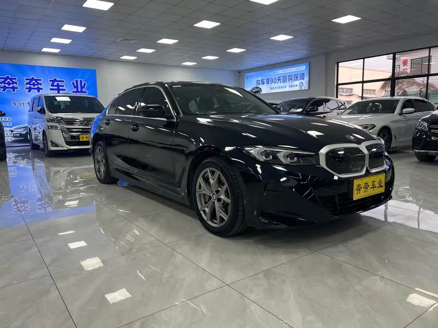 بي إم دبليو i3 2022 eDrive 35 L