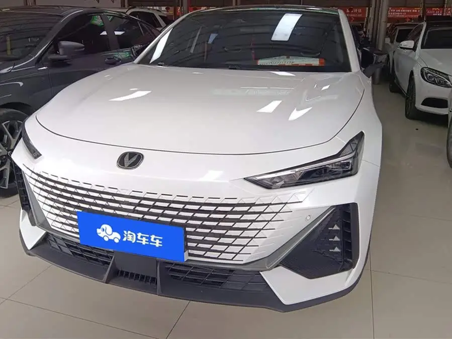 Changan UNI-V 2023 1.5T Premium