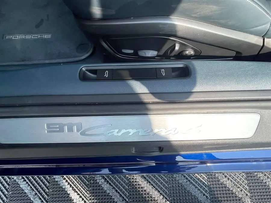 بورشه 911 2023 كاريرا 4 3.0T