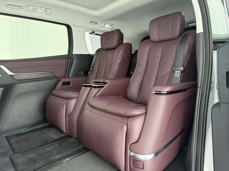 نسخة يونس 2025 Century 2.0T سبعة مقاعد