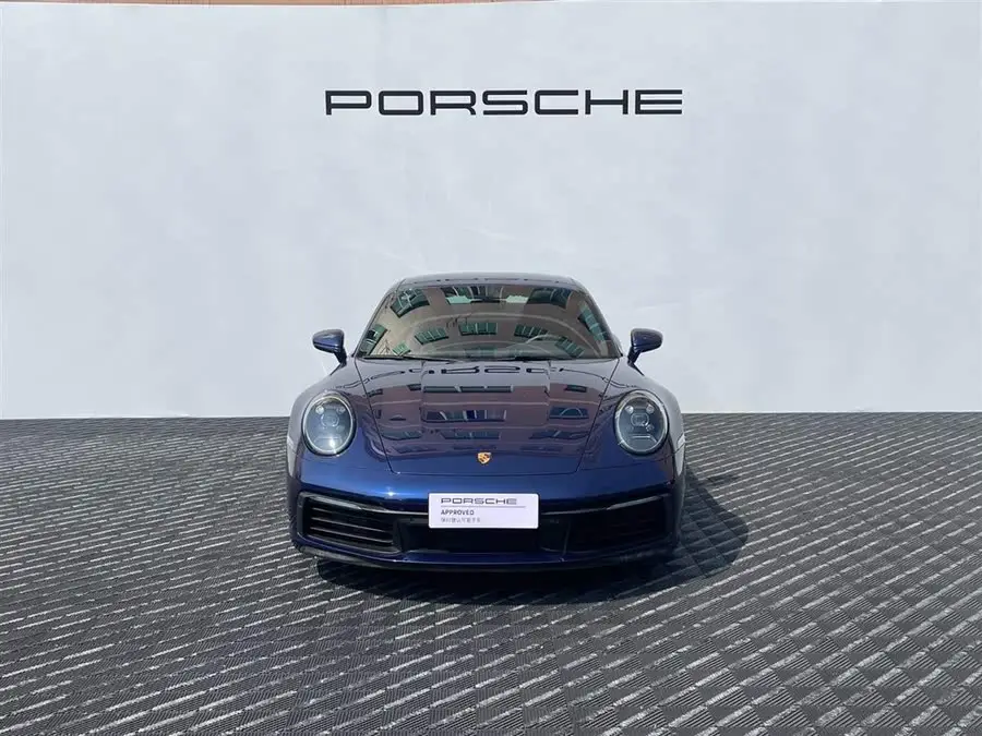 بورش 911 طراز 2023 كاريرا 4 3.0T