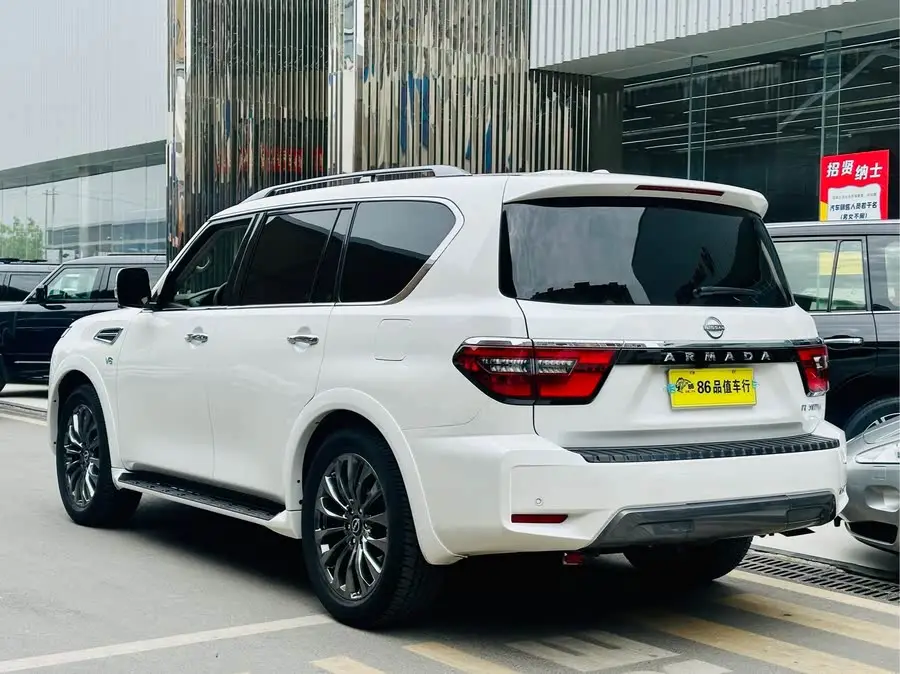 2023 نيسان أرمادا 5.6 لتر النسخة الرائدة من الأسطول الذي لا يقهر