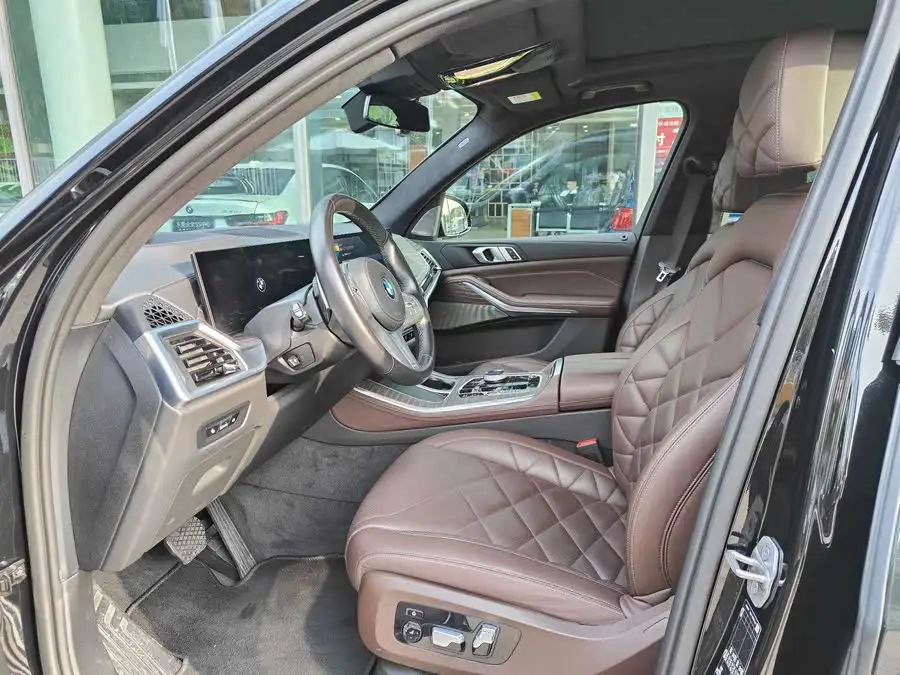 بي إم دبليو X5 2023 موديل xDrive 40Li حزمة M الرياضية الليلية