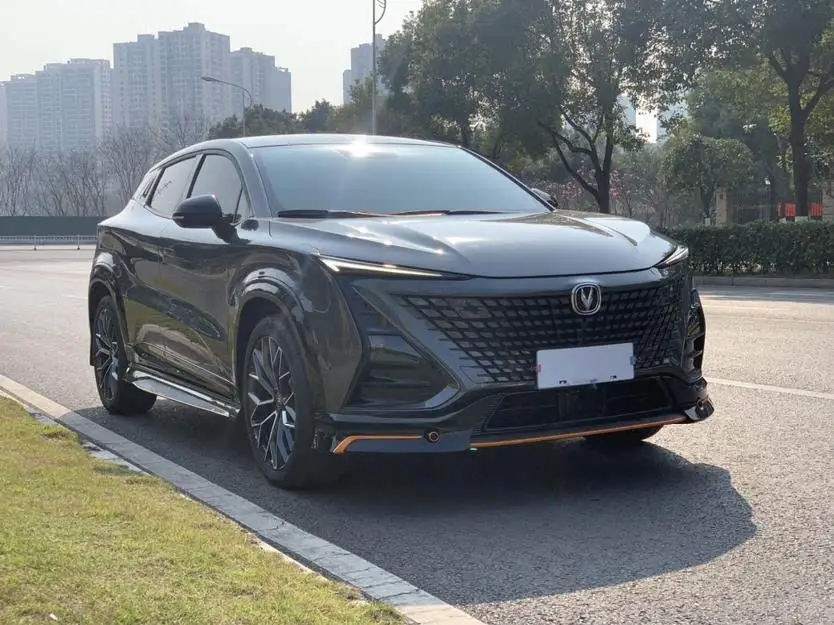 شانجان UNI-T 2022 1.5T الرائد