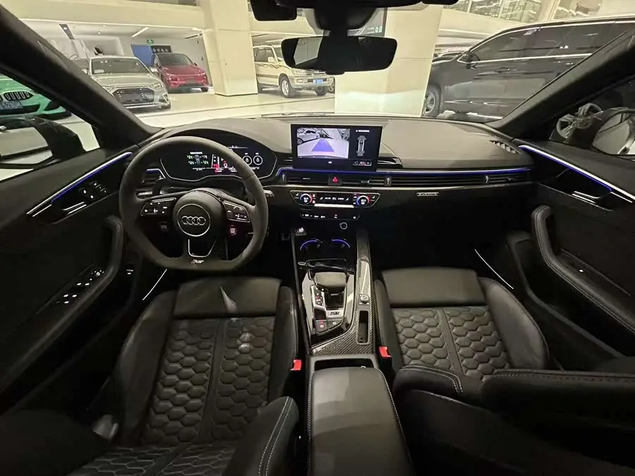 أودي RS 4 2023 RS4 أفانت إصدار بلاك