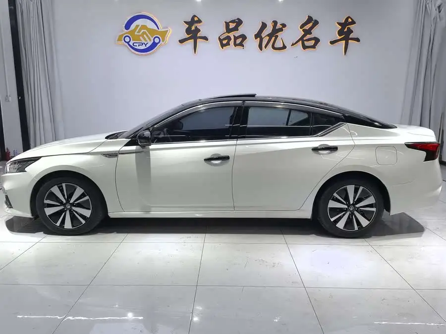 تيانا 2021 النسخة XL المريحة 2.0L