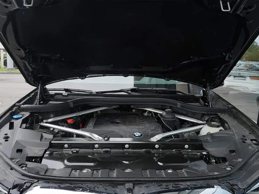 بي إم دبليو X5 2022 طراز مُعدل xDrive 30Li حزمة M الرياضية