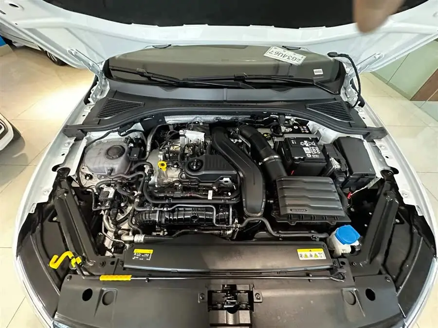 2023 Bora 300 TSI DSG Respect Edition