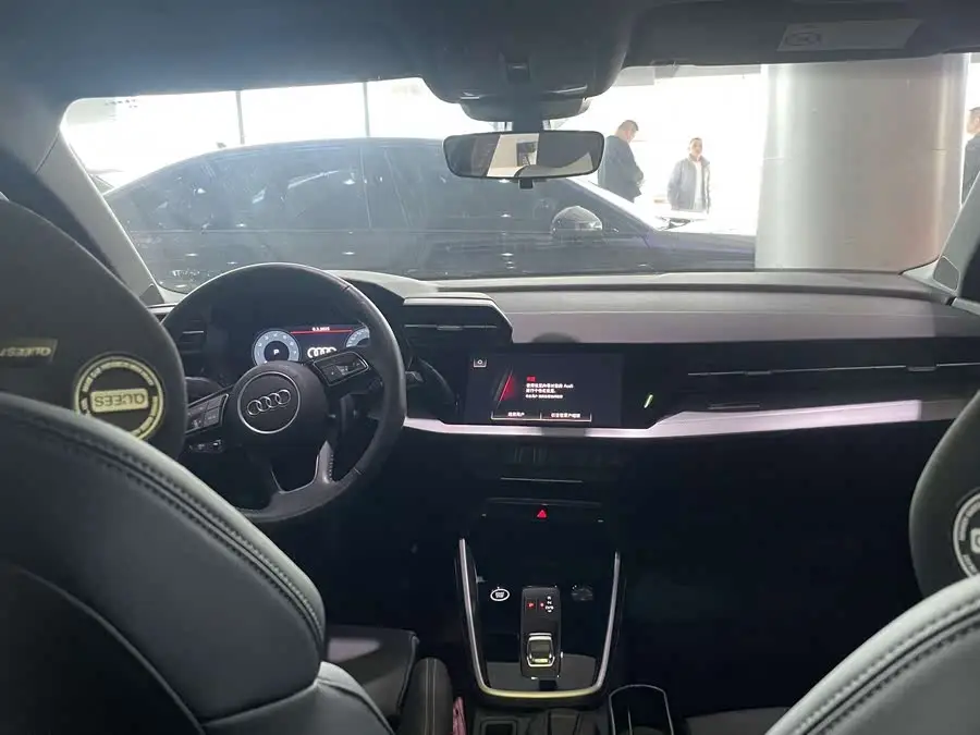 أودي A3 2022 A3L ليموزين 35 TFSI طراز رياضي أنيق