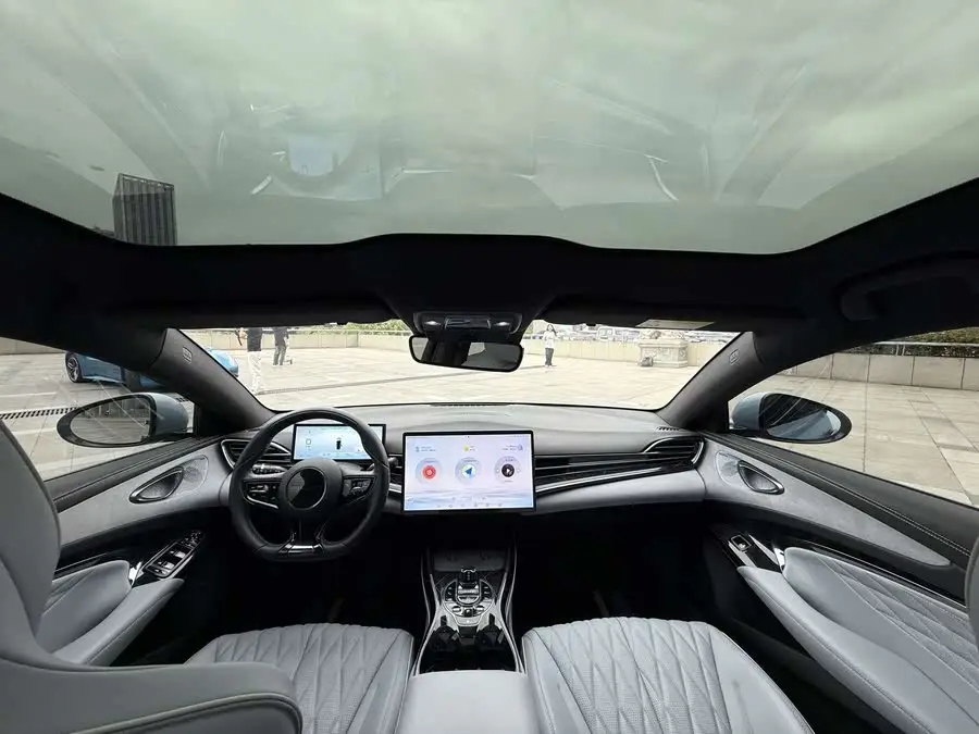 ختم 2022 إصدار 550 كم المدى القياسي دفع خلفي إصدار متميز