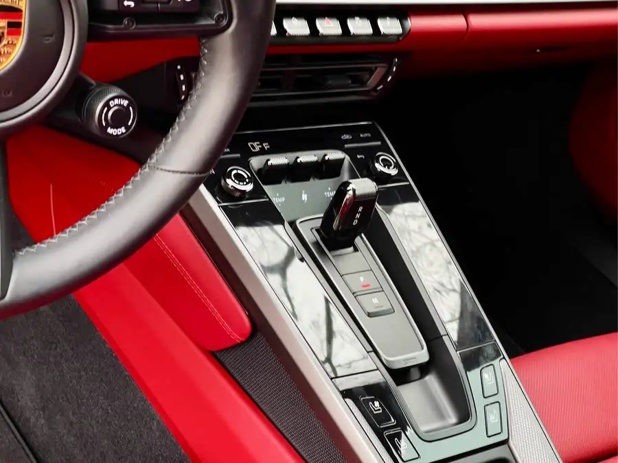 بورش 911 2023 كاريرا 3.0T