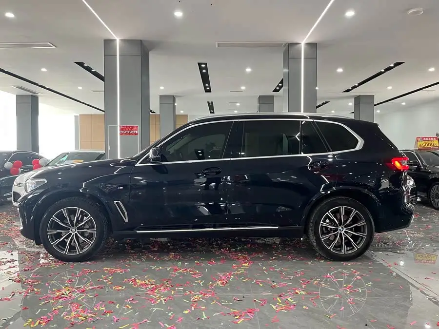 BMW X5 2022 xDrive 30Li Luxury M Sport Package