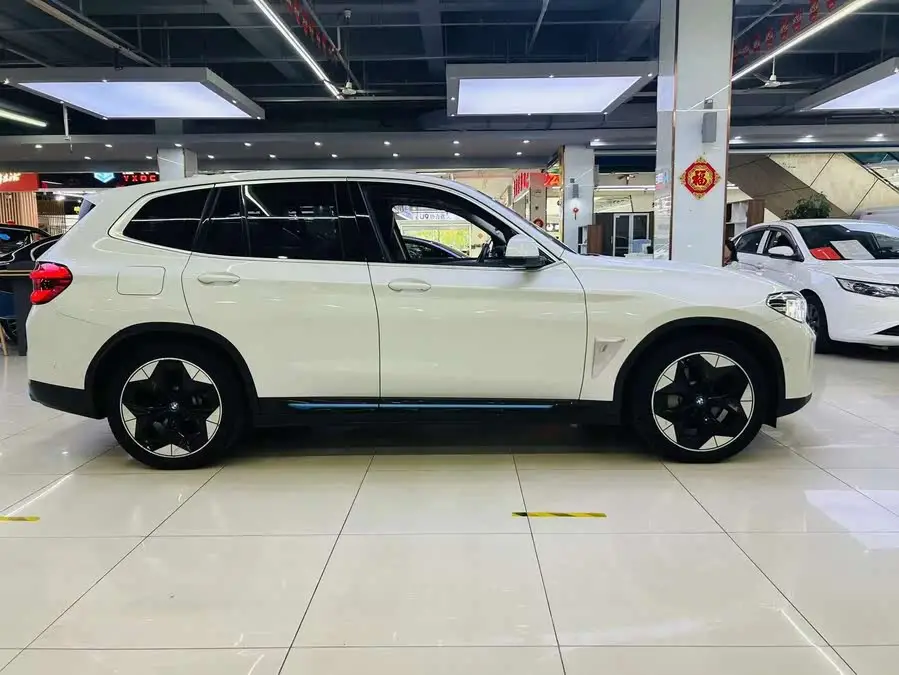 بي إم دبليو iX3 طراز 2021 النسخة الرائدة