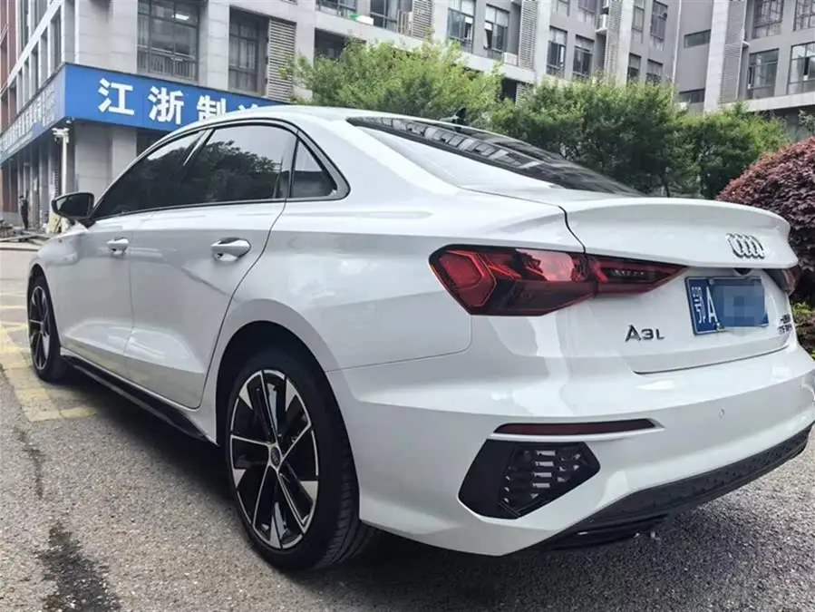 أودي A3 2021 A3L ليموزين 35 TFSI أناقة عصرية