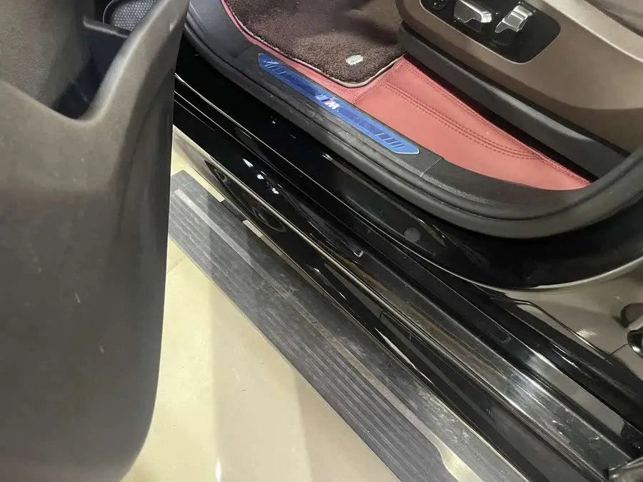 بي إم دبليو X5 2022 نموذج تحديث xDrive 40Li حزمة رياضية M