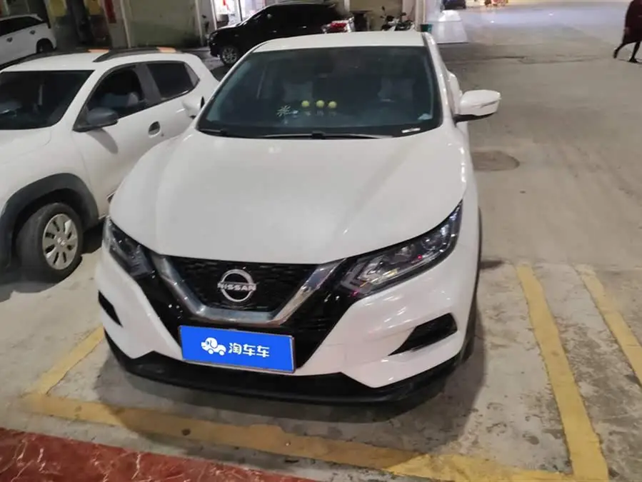 نيسان قشقاي 2022 2.0 لتر CVT XV النسخة الذكية