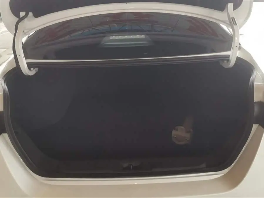 إكسون يي 2023 طراز 1.6 لتر CVT إصدار الاستمتاع