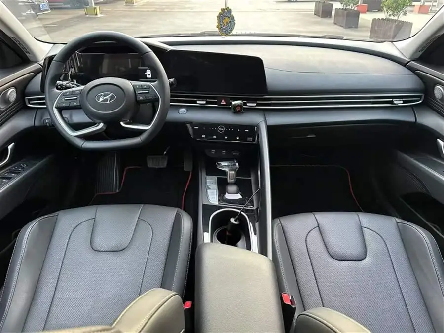 إيلانتر 2022 1.5 لتر CVT LUX النسخة المميزة