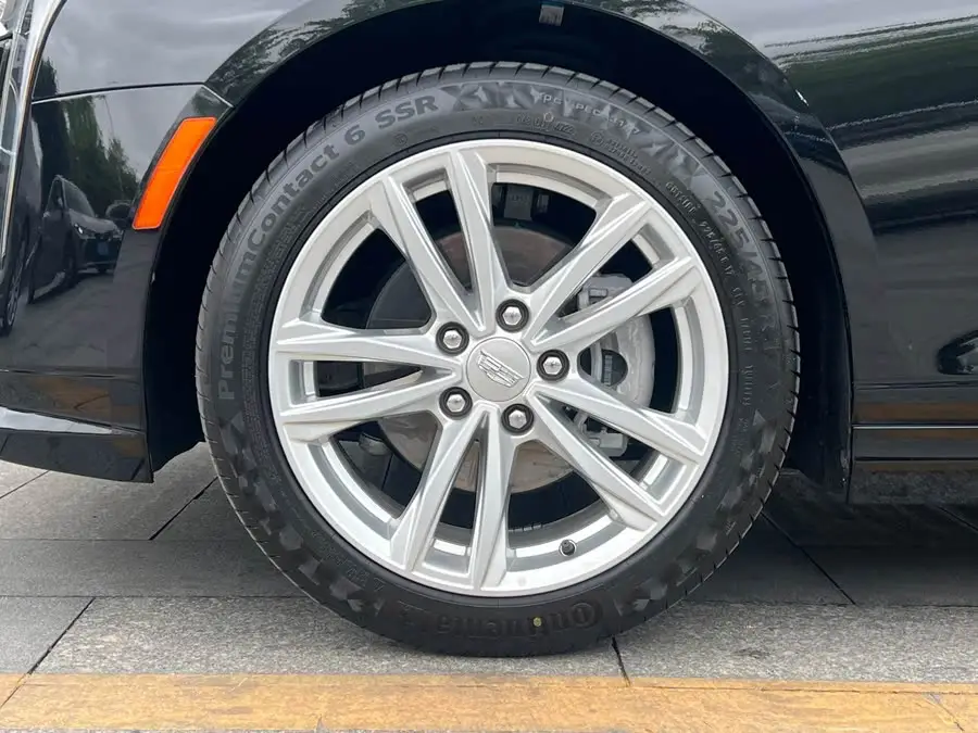 كاديلاك CT4 2023 25T الفاخرة