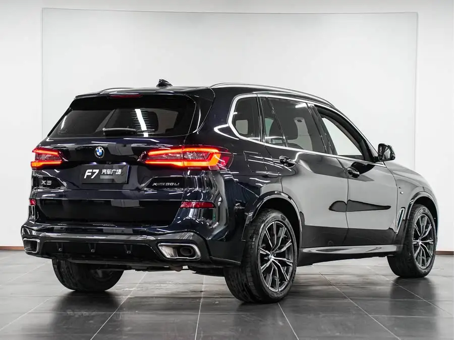 بي إم دبليو X5 2022 xDrive 30Li حزمة M الرياضية الفاخرة