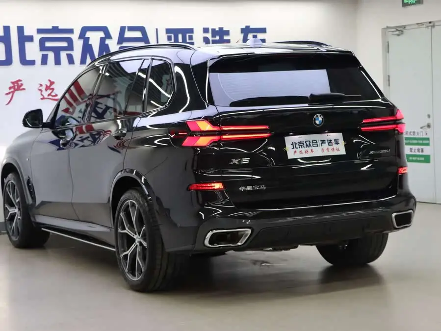 بي إم دبليو X5 2023 xDrive 30Li طراز فاخر M حزمة رياضية ليلية