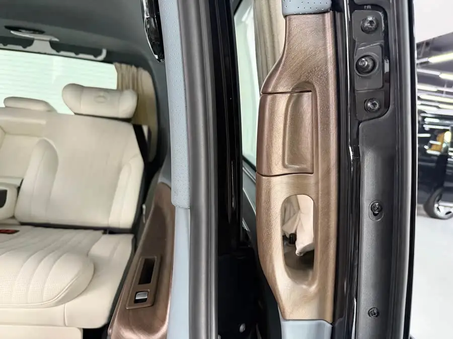 فيتو 2021 2.0T نسخة الأعمال 7 مقاعد