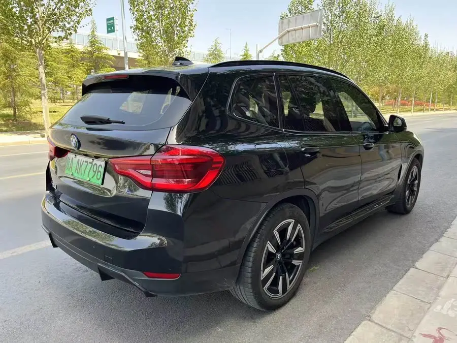 BMW iX3 2021 Leading Version