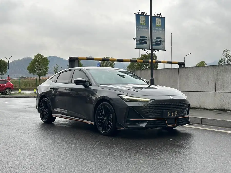 Changan UNI-V 2023 1.5T Sport Edition