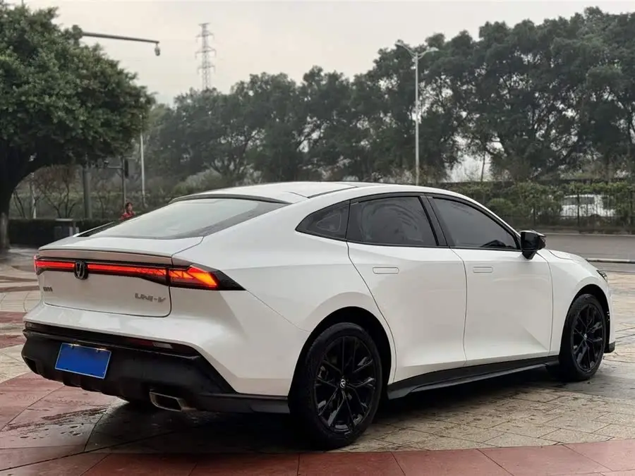 Changan UNI-V 2024 1.5T Premium