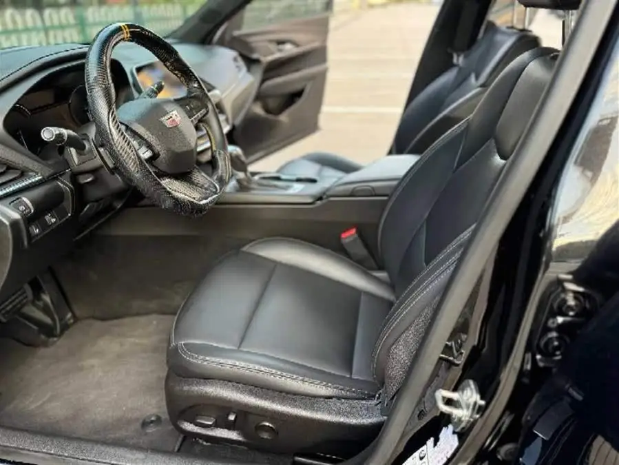 كاديلاك CT4 2021 28T فئة الرفاهية