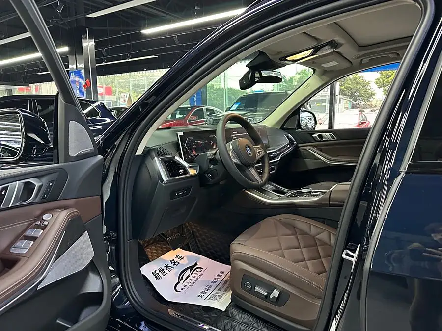 BMW X5 2023 xDrive 30Li Luxury M Sport Package