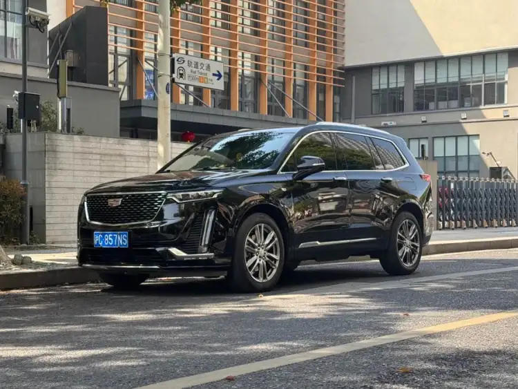 Cadillac XT6 2022 2.0T Six-Seater Two-Wheel Drive Luxury Model