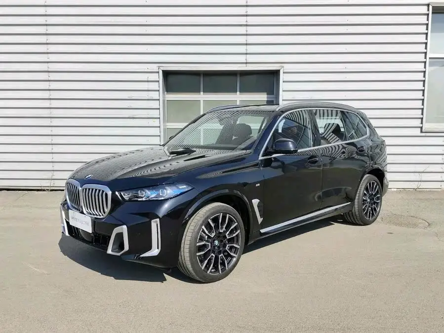 بي إم دبليو X5 2023 xDrive 40Li حزمة M الرياضية