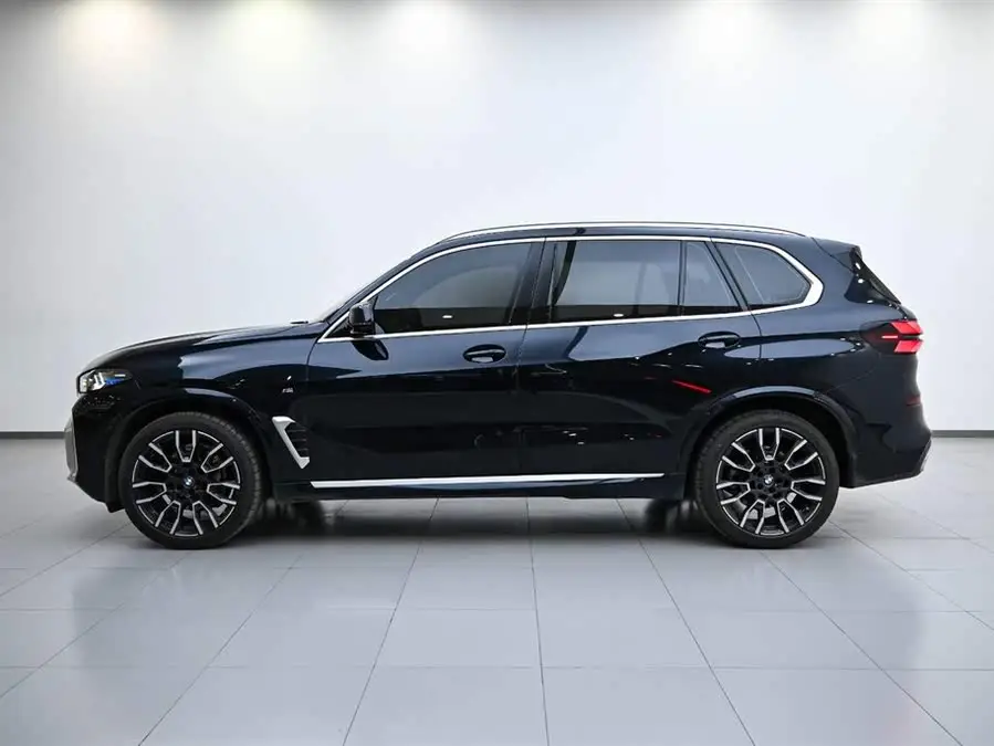 BMW X5 2023 xDrive 40Li M Sport Package