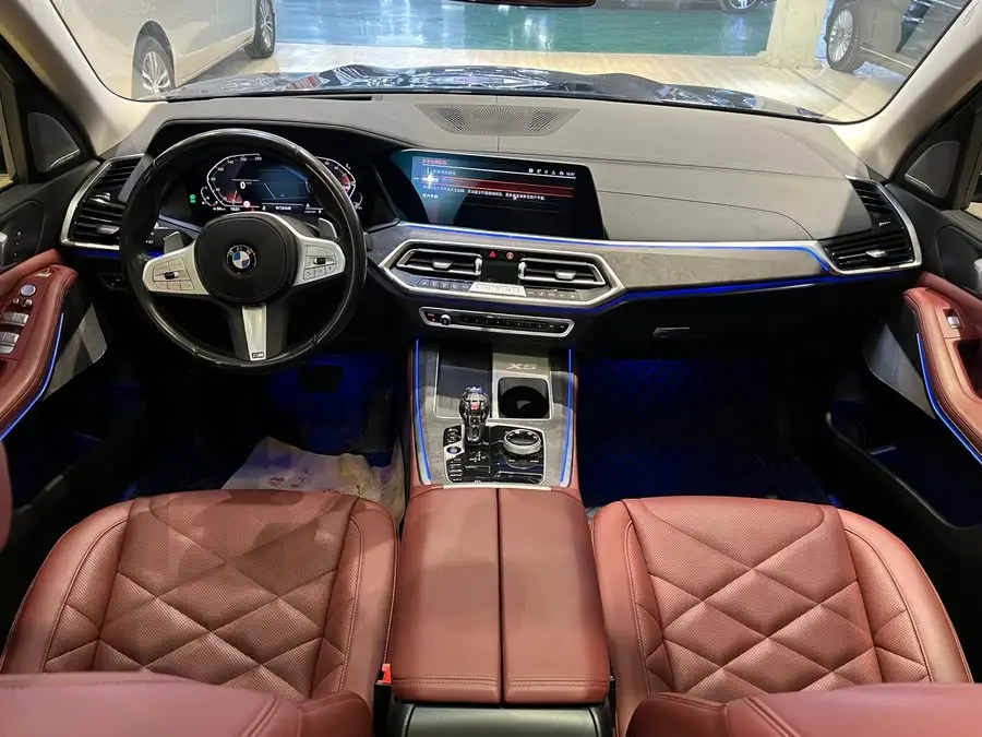 بي إم دبليو X5 2022 xDrive 30Li حزمة M الرياضية الفاخرة