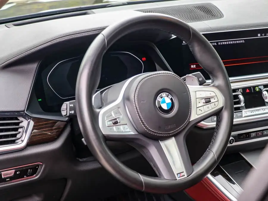 بي إم دبليو X5 2022 xDrive 30Li حزمة M الرياضية الفاخرة