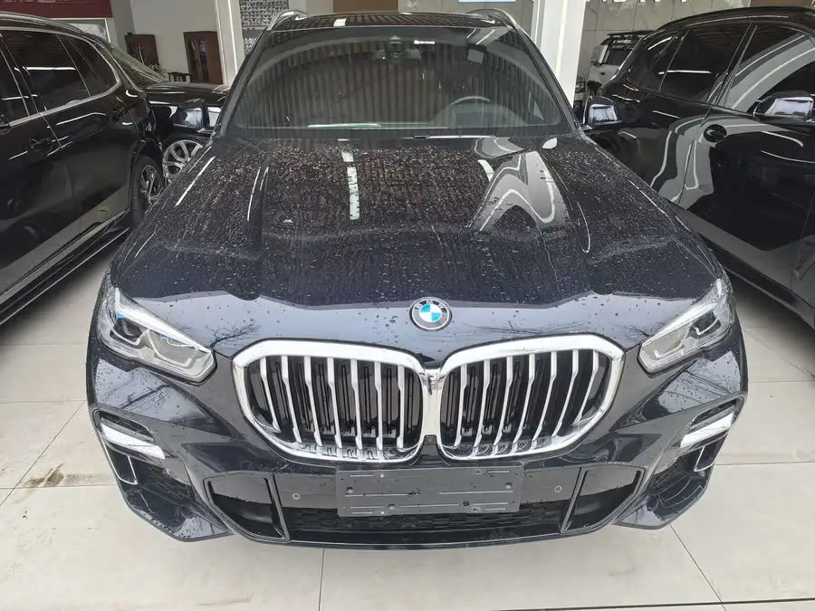 بي إم دبليو X5 2022 xDrive 40Li حزمة M الرياضية