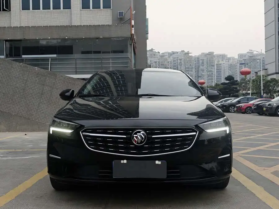 بيوك ريجال 2023 552T الإصدار الذكي