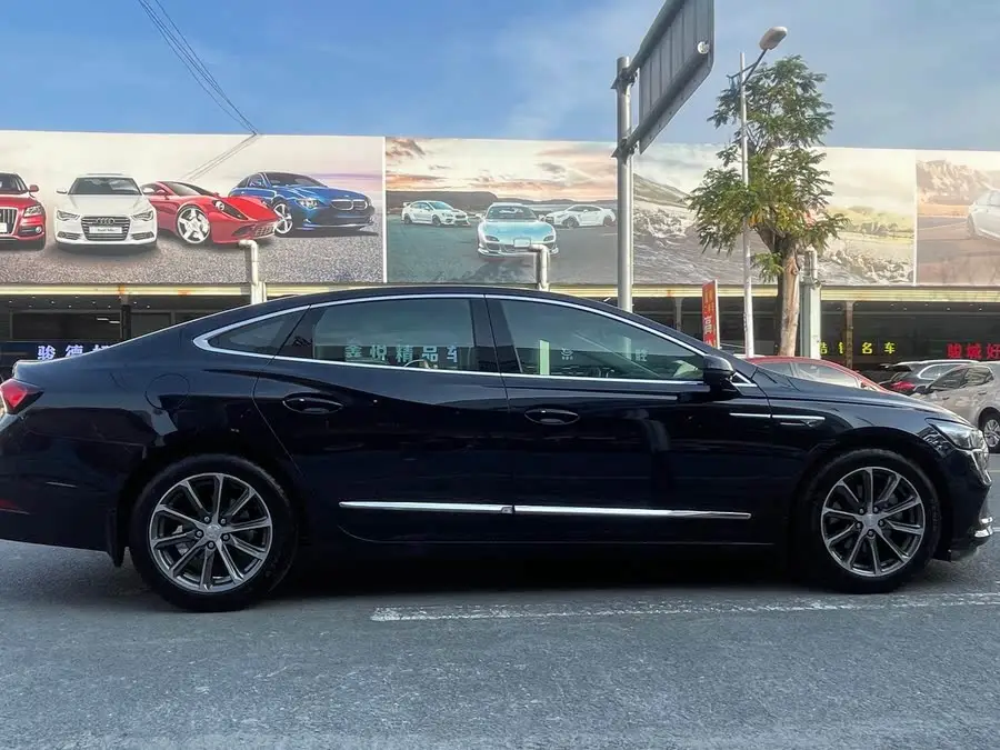 بيوك لاكروس 2020 652T الفاخرة