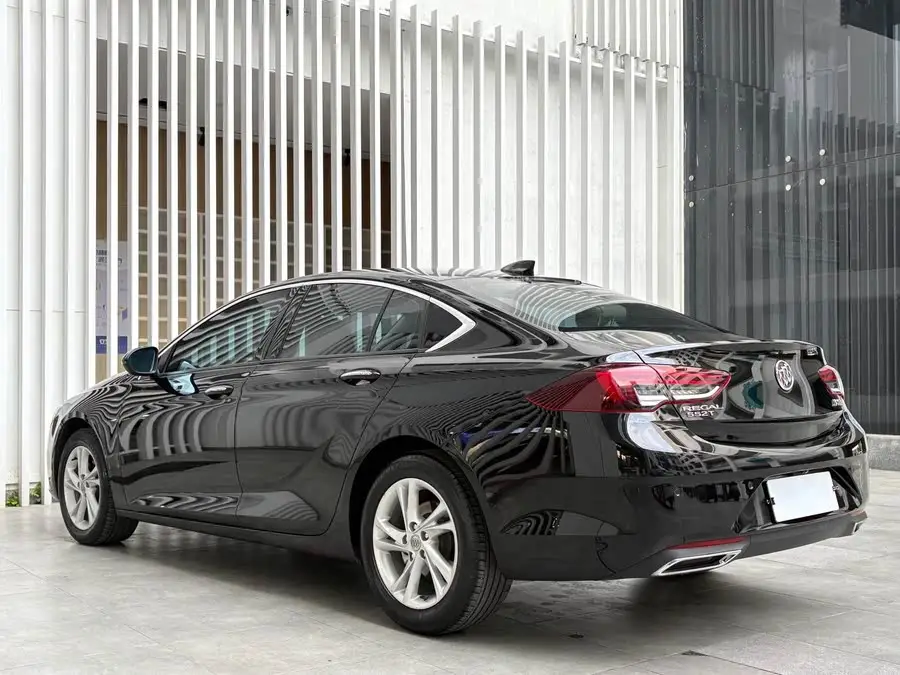 بيوك ريجال 2021 552T النخبة