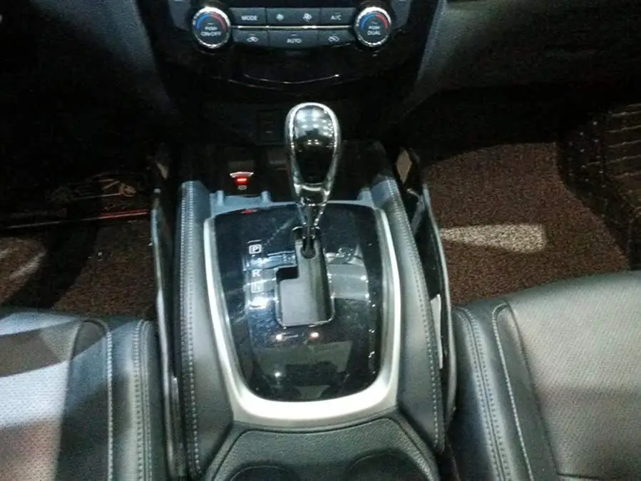 2021 نيسان اكستريل 2.0 لتر CVT 2WD XL بريميوم الطبعة التذكارية