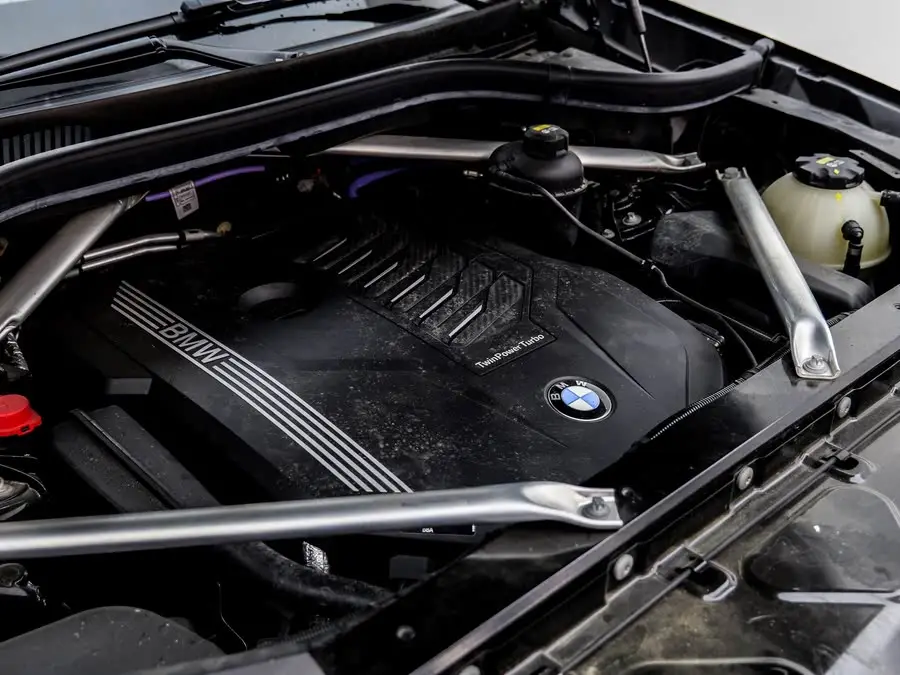 بي إم دبليو X5 2022 طراز مُعدل xDrive 40Li مجموعة M الرياضية