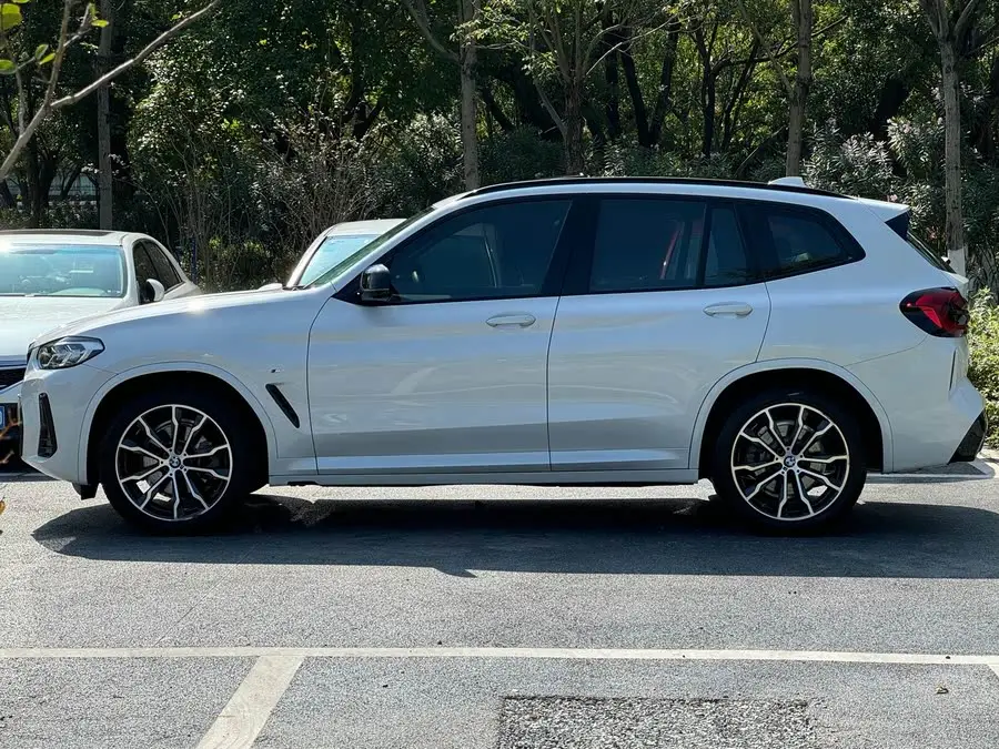 BMW X3 2022 xDrive30i Leading Model M Night Package