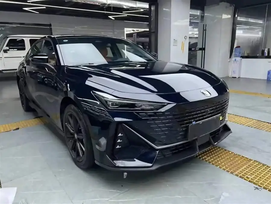 Changan UNI-V 2022 1.5T Premium