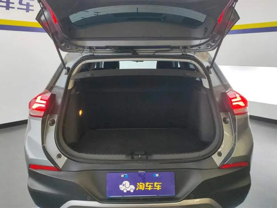 شيفروليه تراكر 2021 نسخة ريدلاين 335T CVT النسخة القصوى الوطنية VI